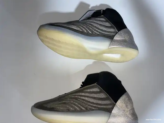 Barium H68771 Quantum Yeezy Adidas 0529